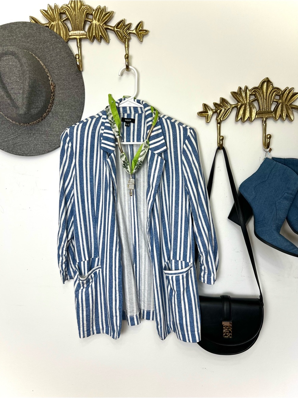 Linen blend striped chic blazer Xs ptp 18” l 27”